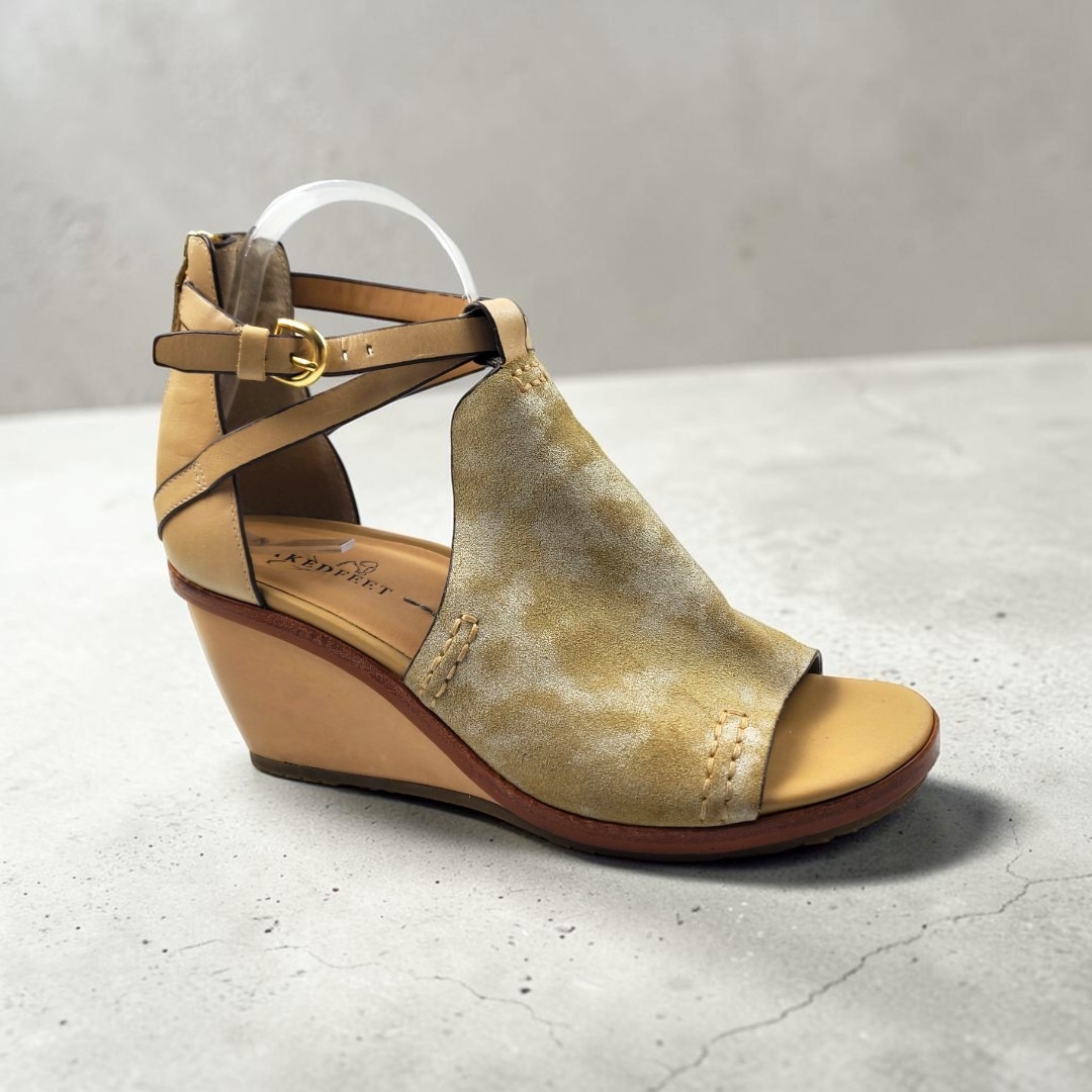 Naked Feet Crux Tan Gold Metallic Leather Wedge Sandals Womens 7.5m